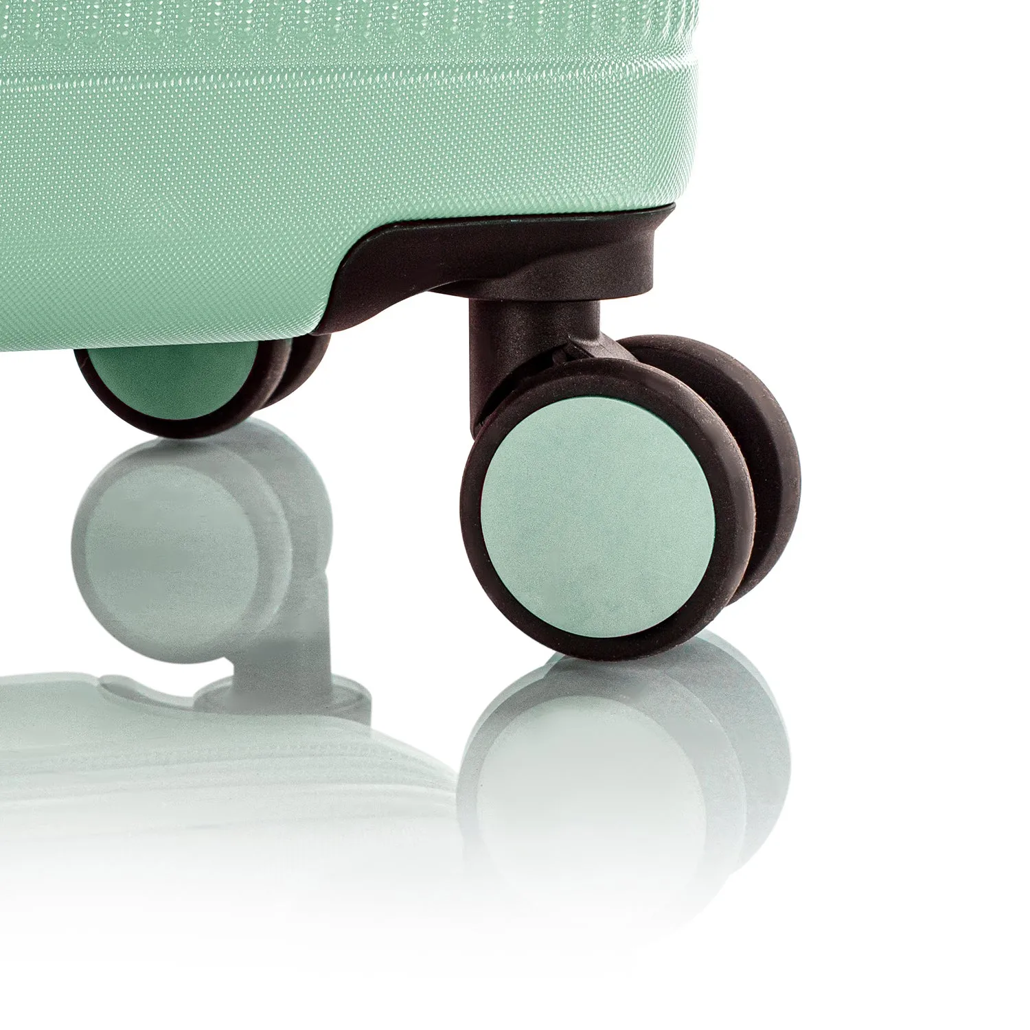 Glo 21" Carry-On Luggage