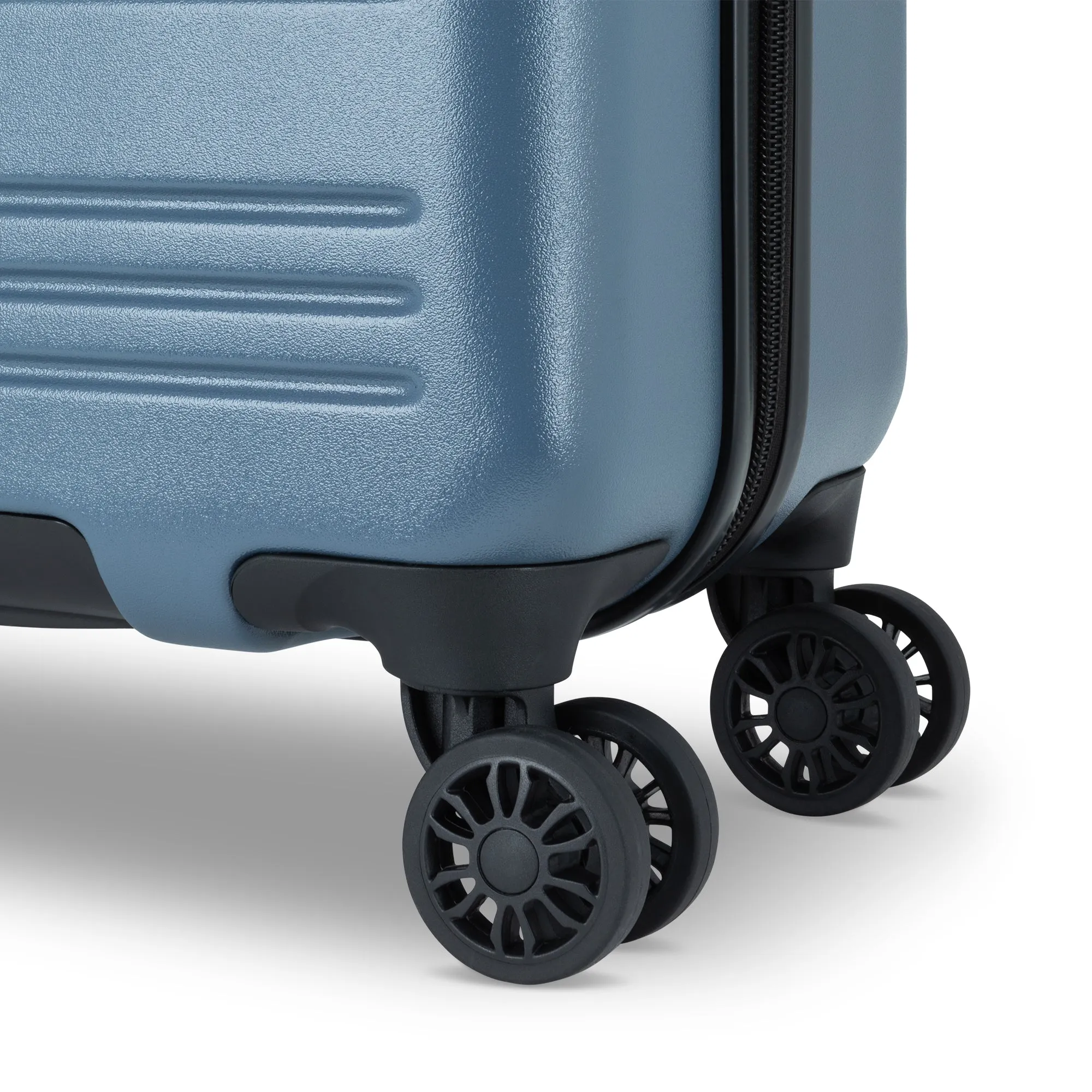 Roots Chalet Spinner Carry-On Luggage