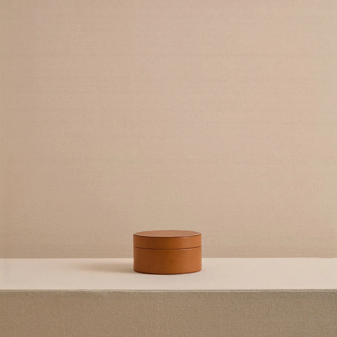 Round Box in Luggage