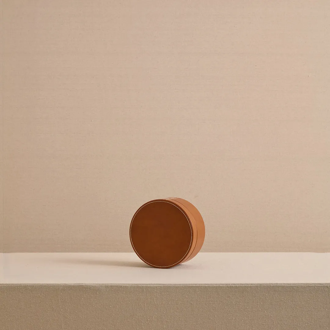 Round Box in Luggage