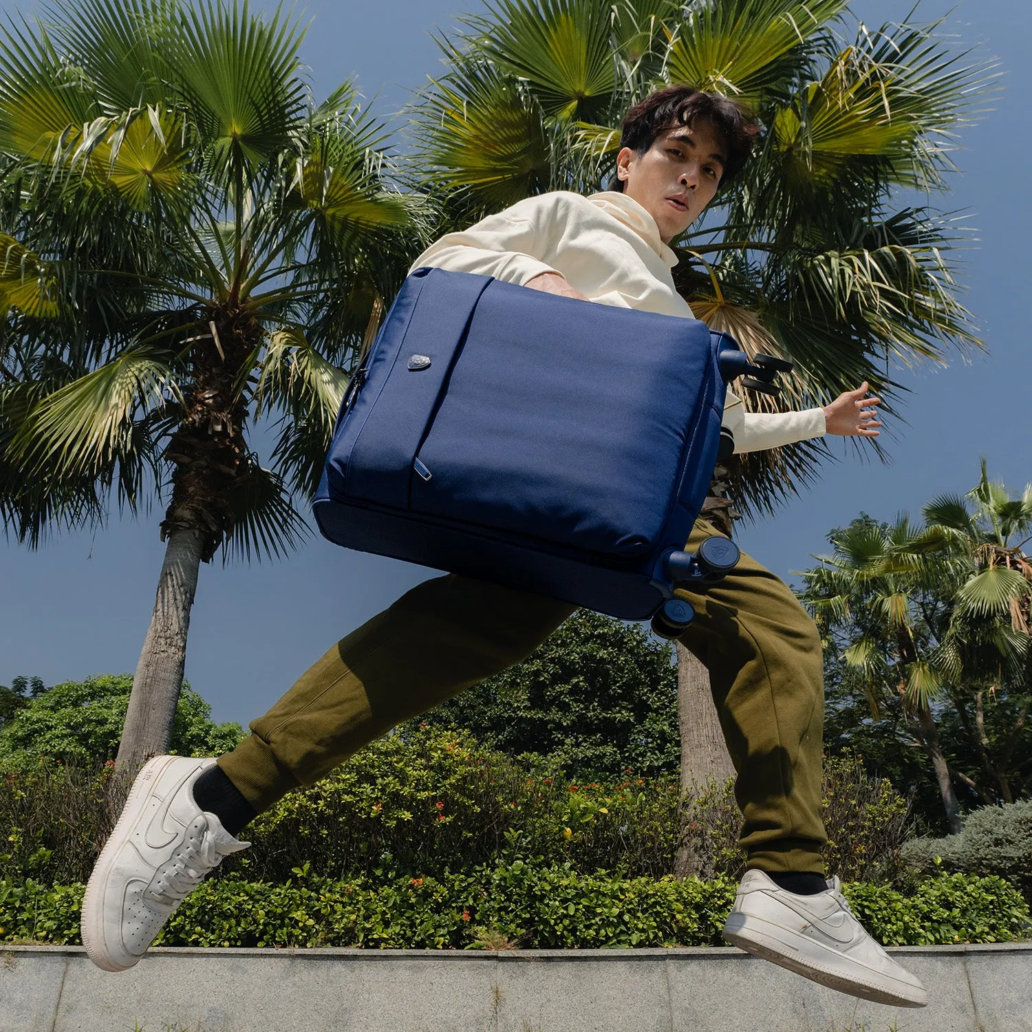 Xero Elite 2.0 21 Inch Carry on Luggage | World's Lightest Luggage